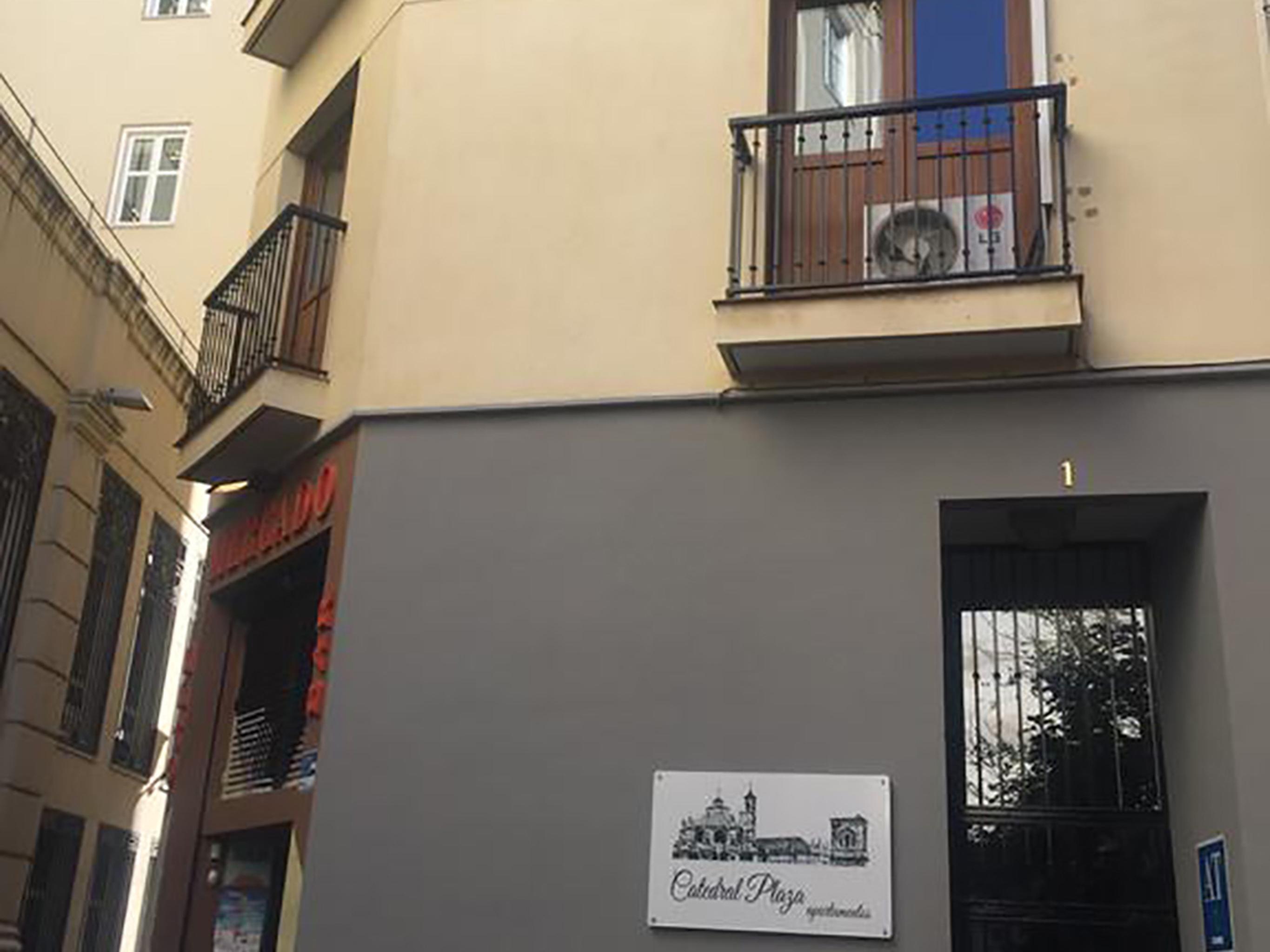 Catedral Plaza 3000 Apartamento *